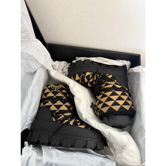 Prada Apres-Ski Boots Black & Brown Triangle Pattern Lug Sole - Picture 4 of 10